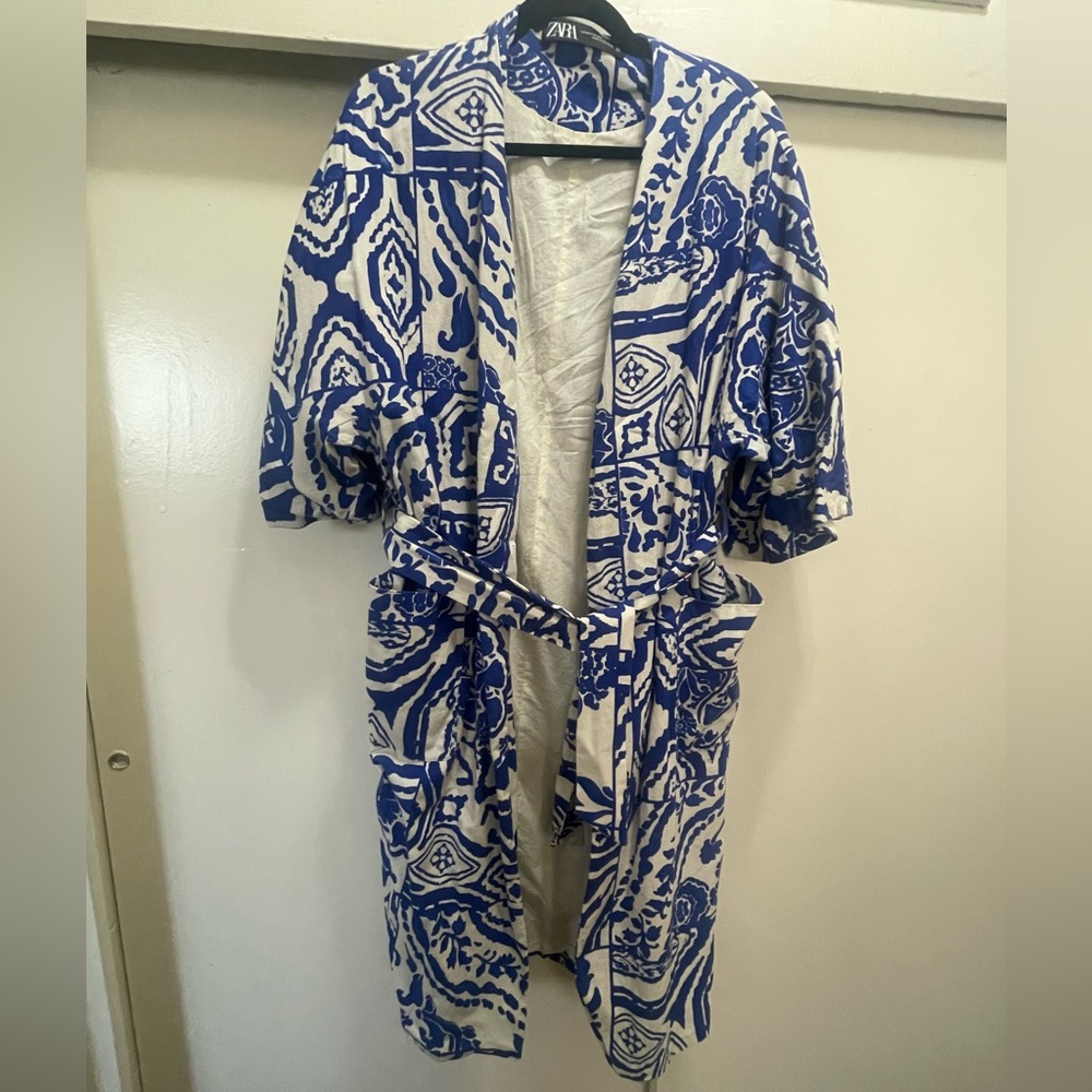 Zara Blue and White Kimono